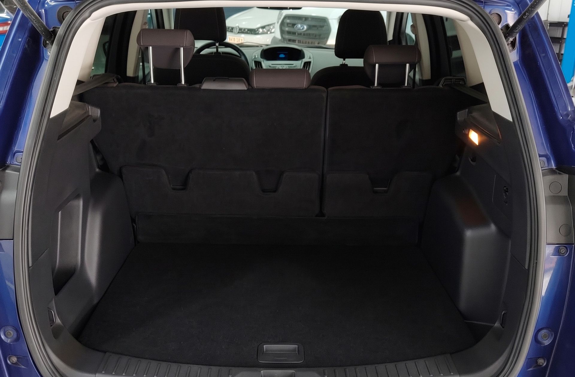 Ford Kuga 1.6 EcoBoost 4x2 Trend - foto 11