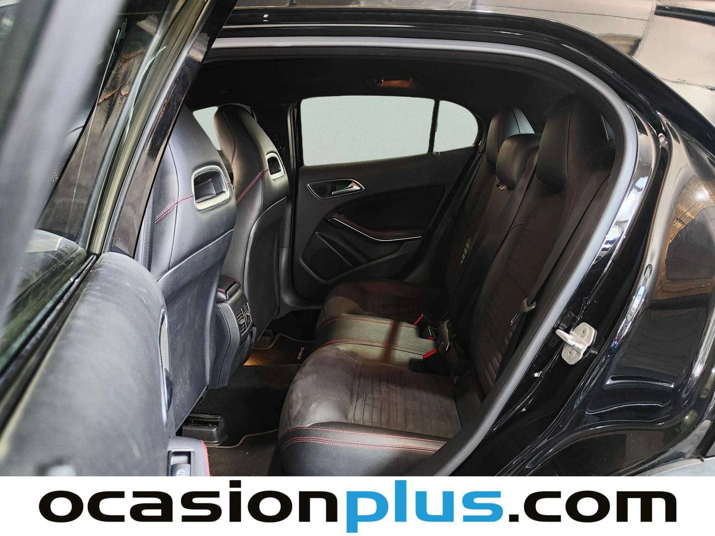Foto asientos traseros Mercedes GLA Mercedes GLA 200 d AMG Line (136 CV)