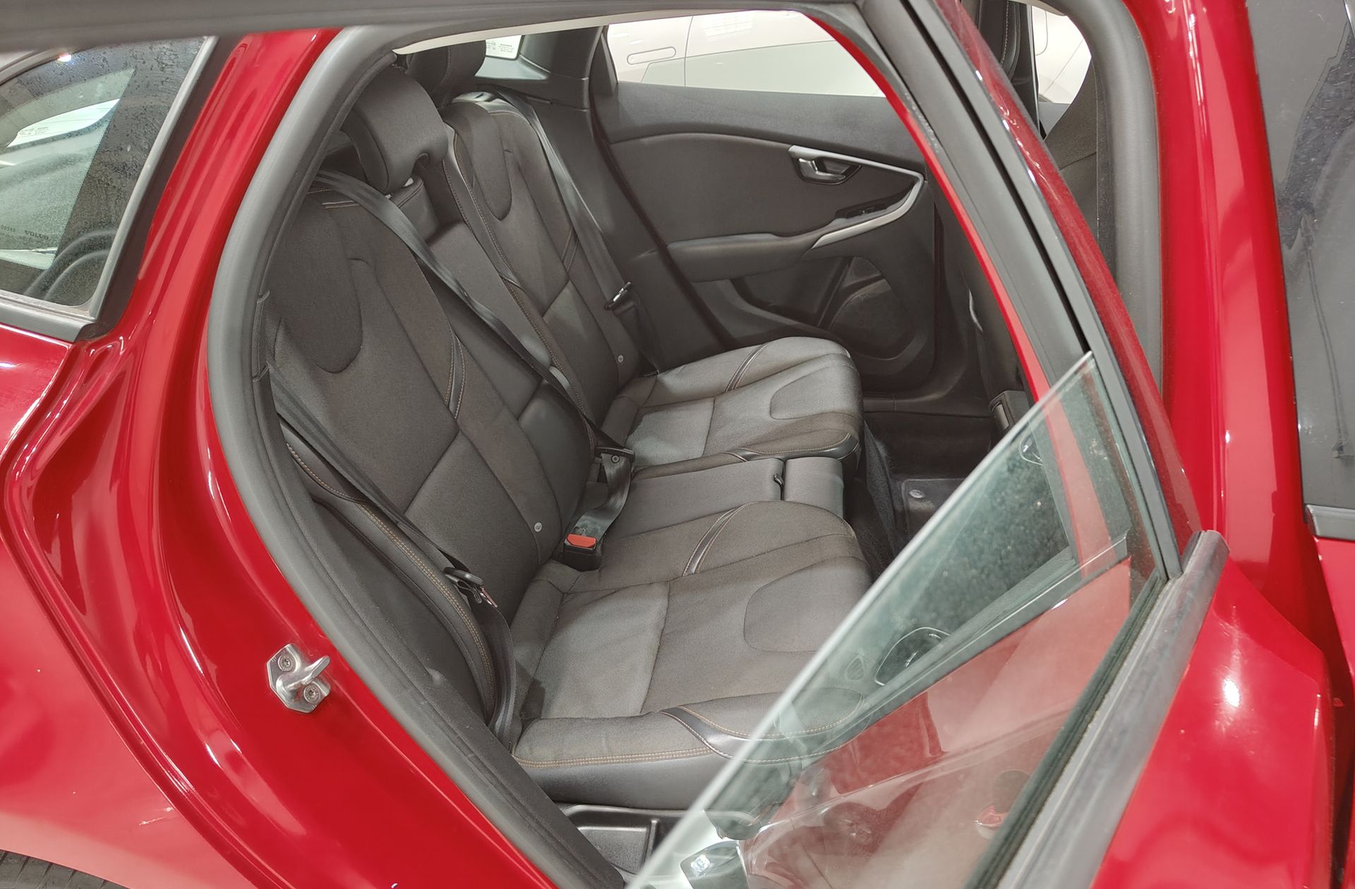 Volvo V40 D2 Momentum - foto 16