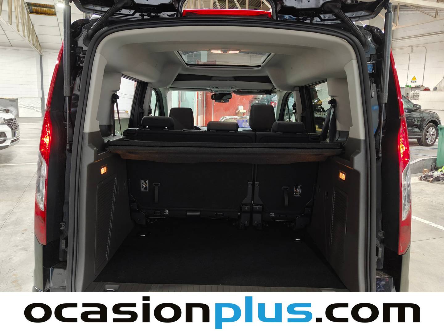 Fotos maletero Ford Tourneo Connect Ford Tourneo Connect 1.5 TDCi Titanium (120 CV)