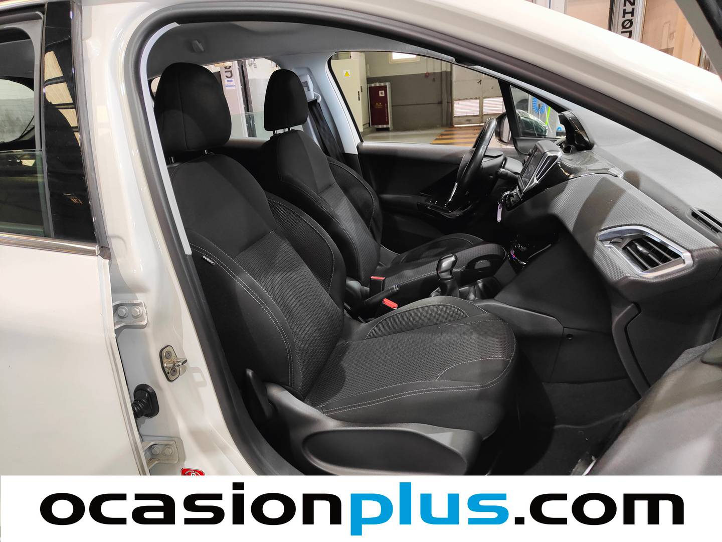 Foto Peugeot 208 Peugeot 208 1.6 BlueHDI Allure (100 CV)