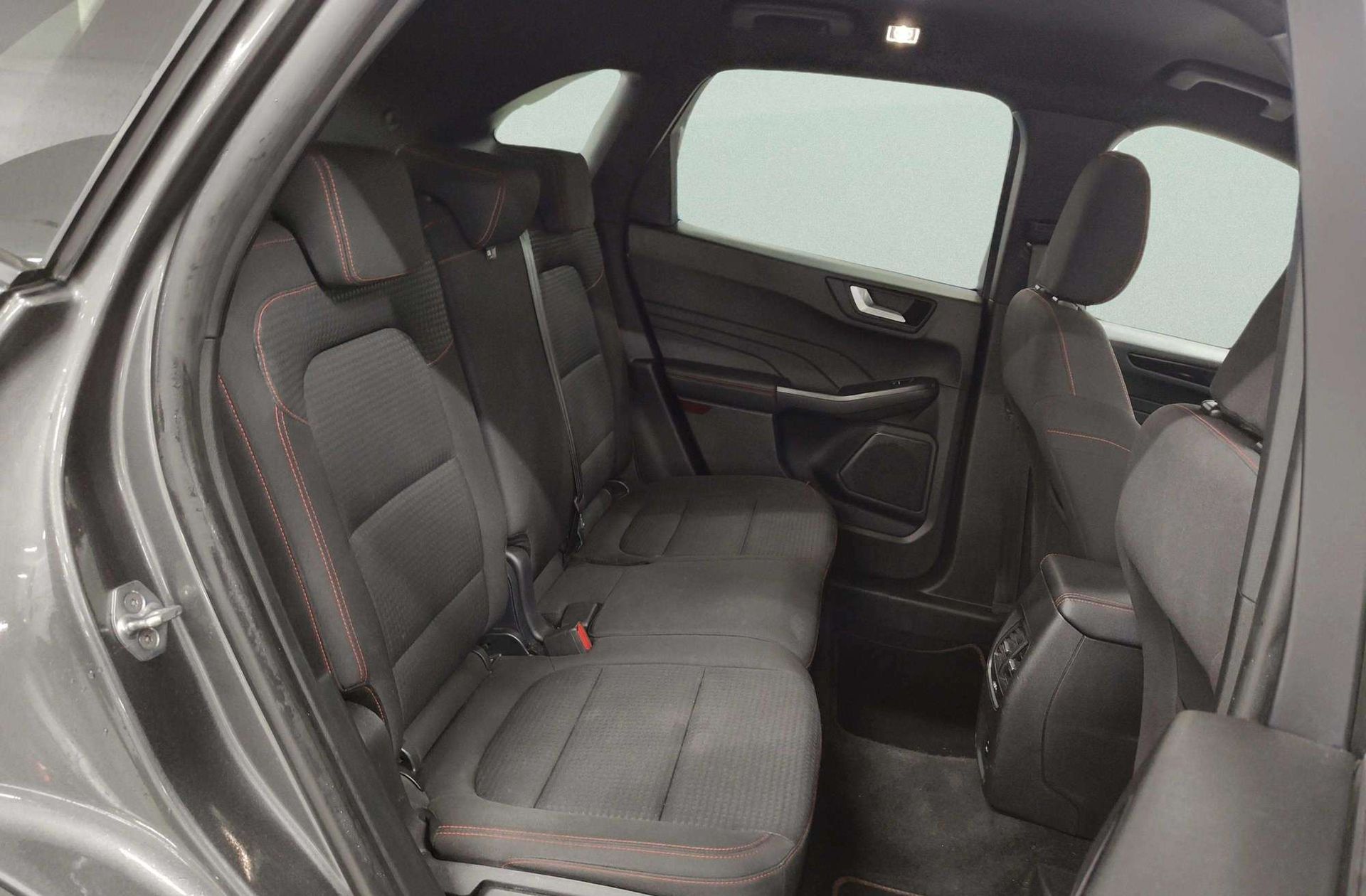 Ford Kuga 1.5 EcoBoost ST-Line 4x2 - foto 18