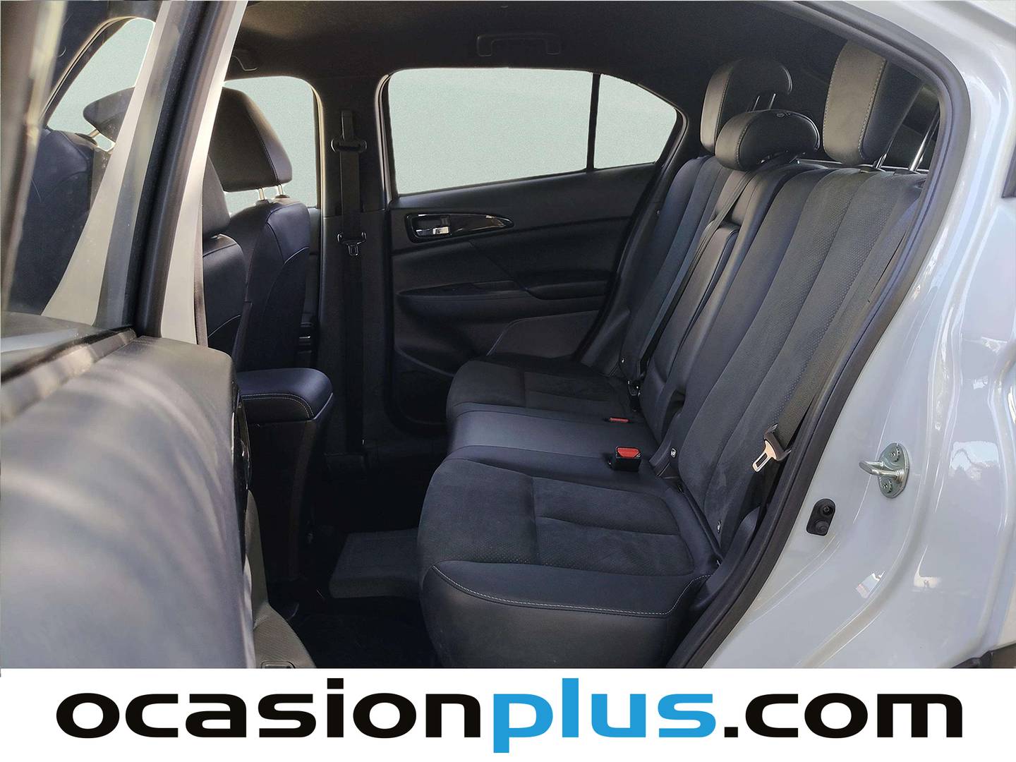 Foto asientos traseros Mitsubishi Eclipse Cross Mitsubishi Eclipse Cross 2.4 PHEV Kaiteki 4WD Auto (188 CV)