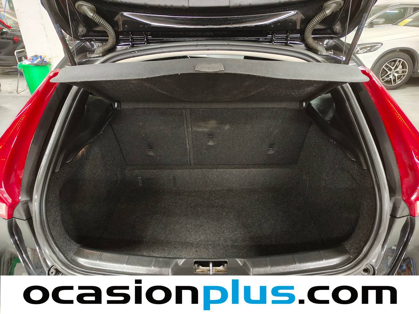 Foto Volvo V40 Cross Country Volvo V40 Cross Country D2 Momentum (120 CV)