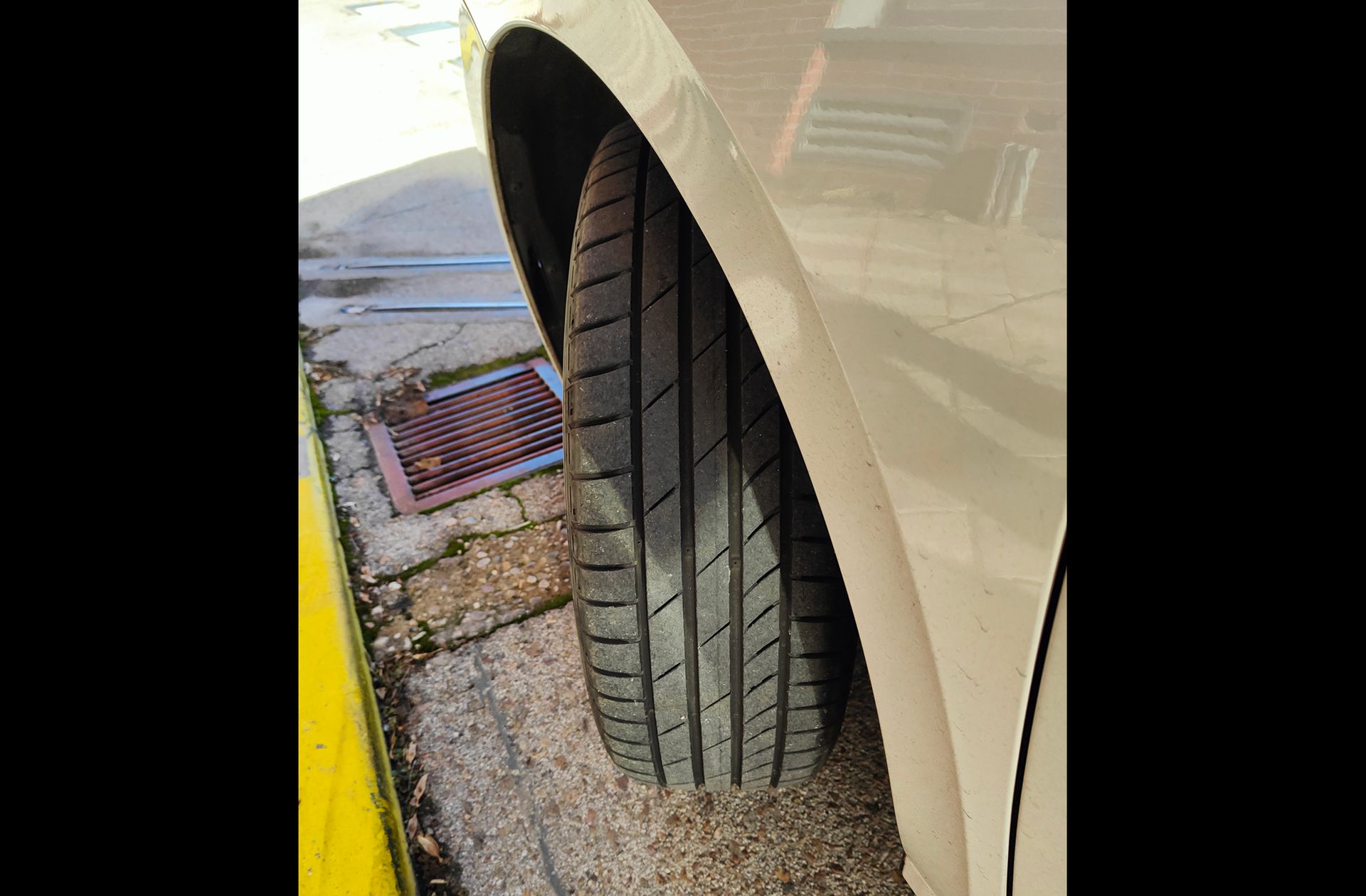 Škoda Kamiq 1.0 TSI Ambition DSG - foto 33