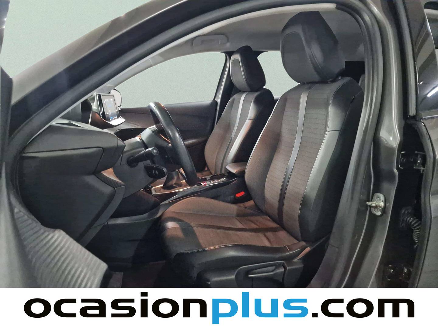 Foto asientos delanteros Peugeot 208 Peugeot 208 BlueHDi 100 Allure (100 CV)
