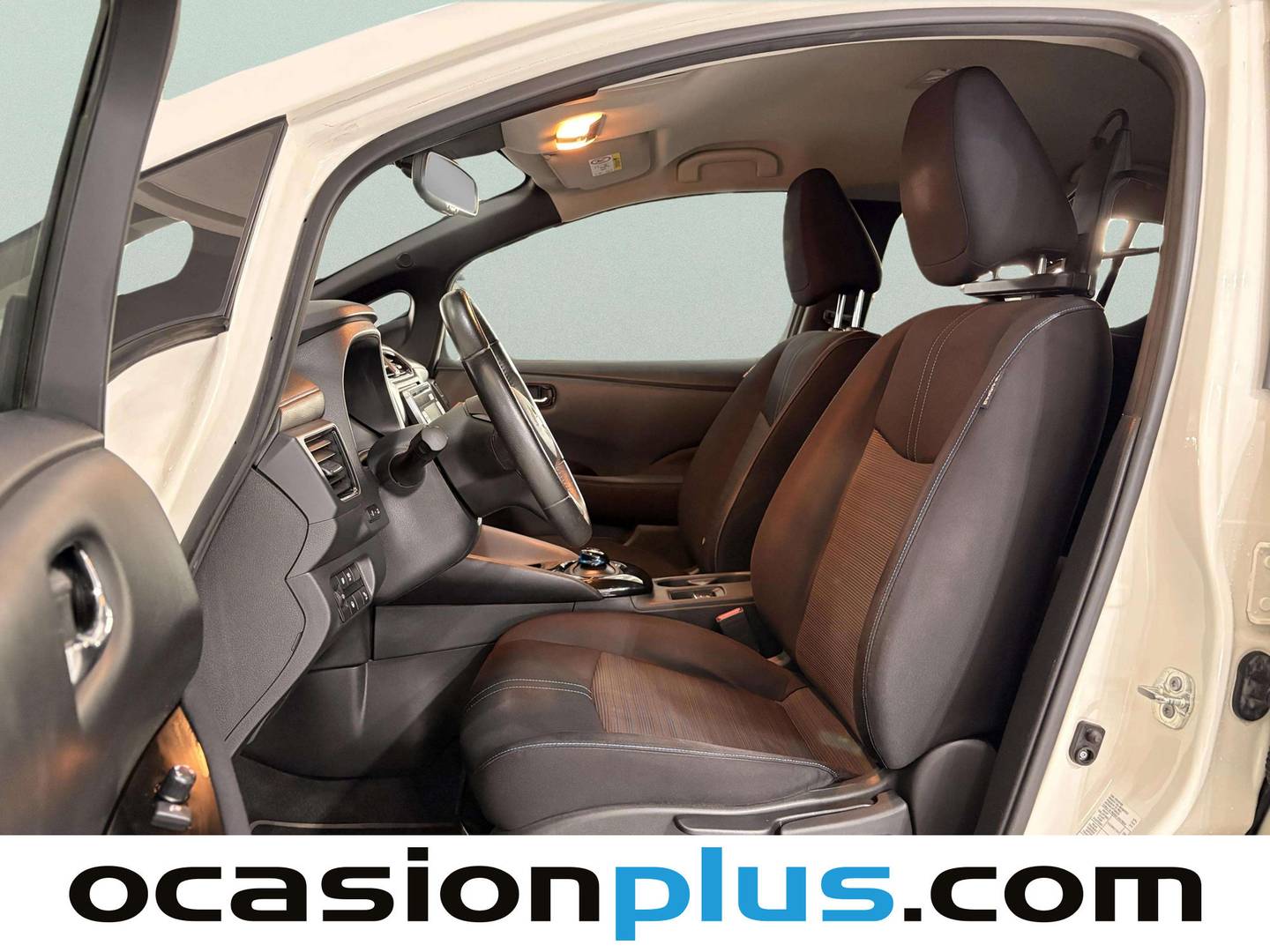 Foto asientos delanteros Nissan LEAF Nissan Leaf 40kWh N-Connecta (150 CV)