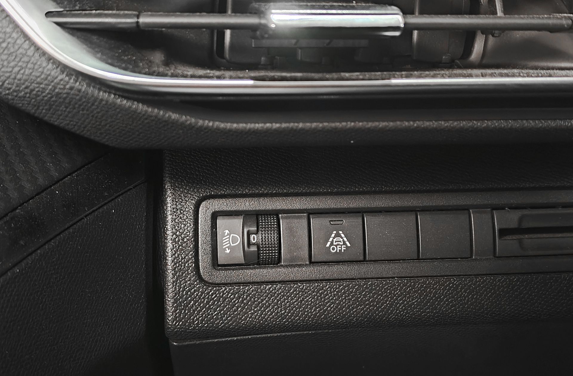 Peugeot 5008 1.2 Allure Pack eDCS6 7 plazas - foto 26