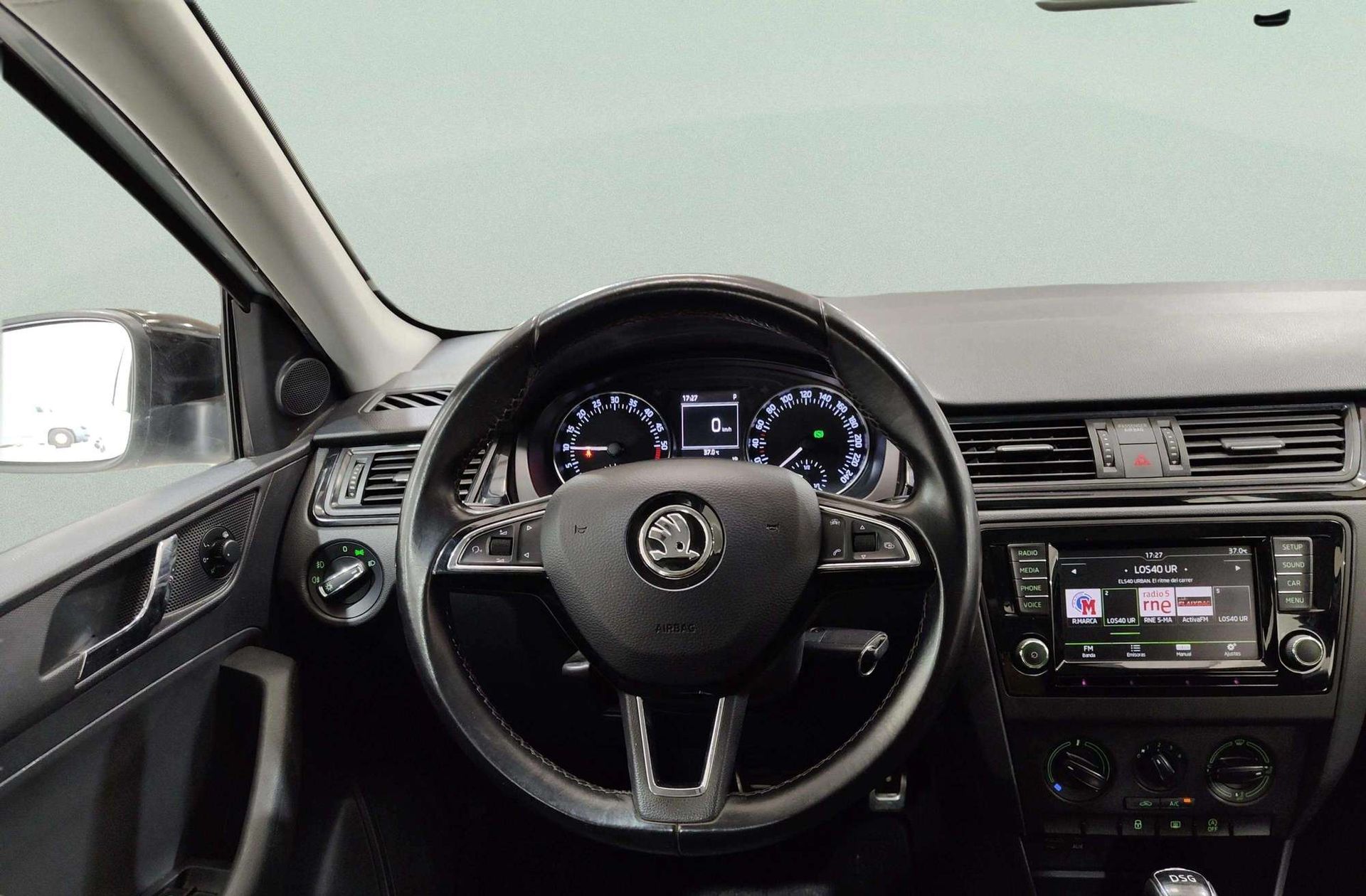 Škoda Spaceback 1.4 TDI Ambition DSG - foto 33