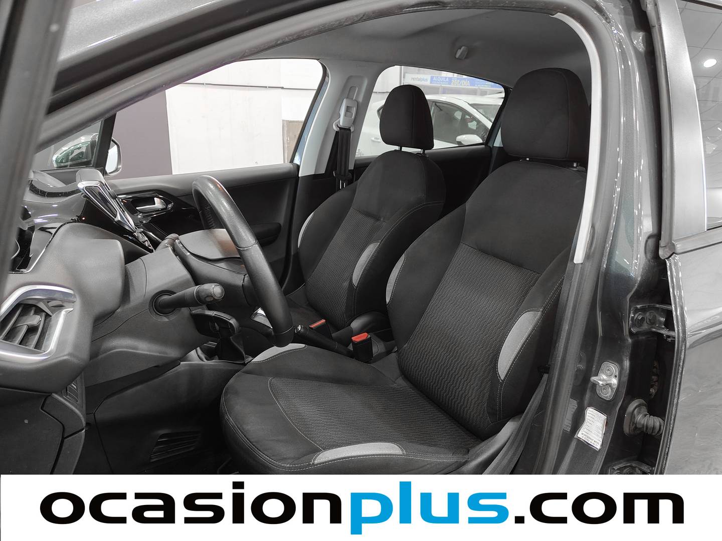 Foto asientos delanteros Peugeot 208 Peugeot 208 1.2 PureTech Style (82 CV)