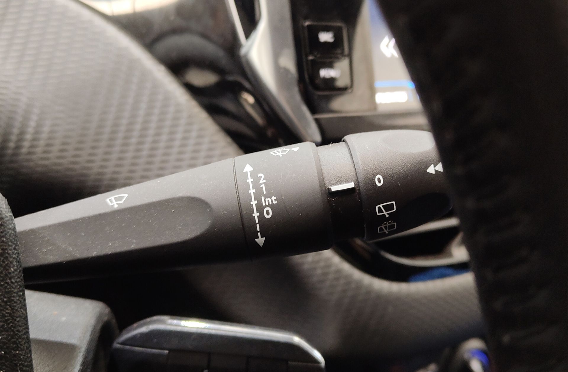 Peugeot 2008 BlueHDi 100 Style - foto 26
