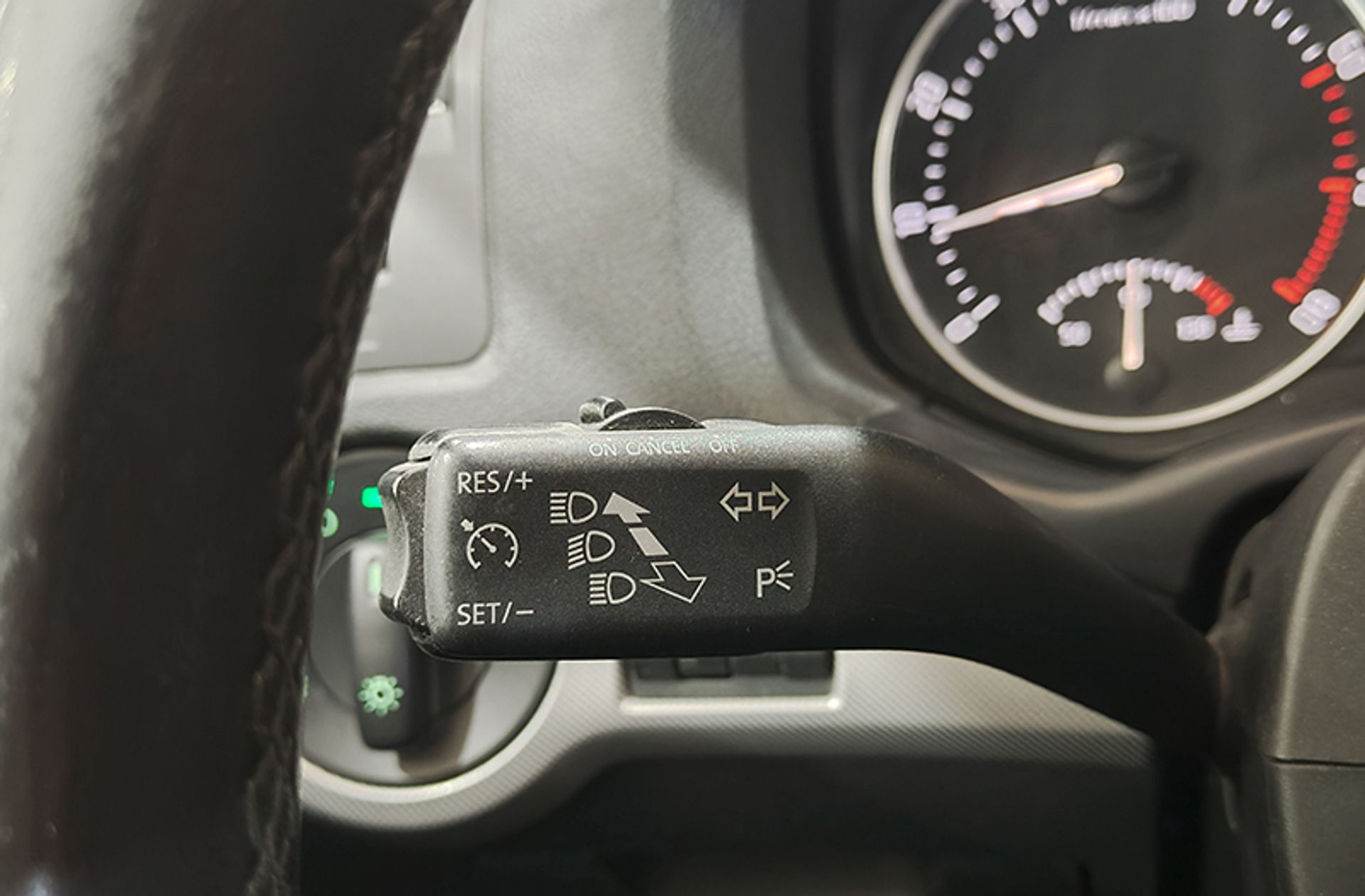 Škoda Octavia 1.8 TSI Executive - foto 23