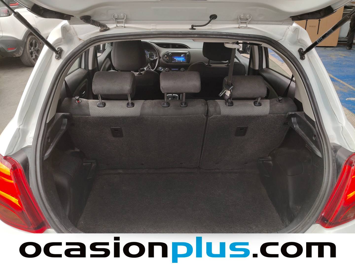 Fotos maletero Toyota Yaris Toyota Yaris 100H Advance (100 CV)