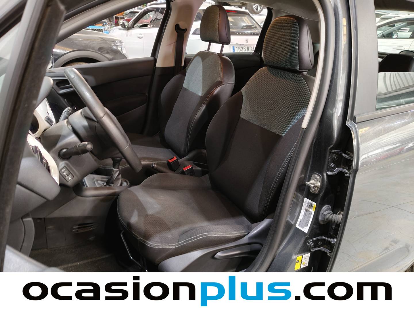 Foto asientos delanteros Citroën C3 Citroën C3 BlueHDi 75 Live (75 CV)