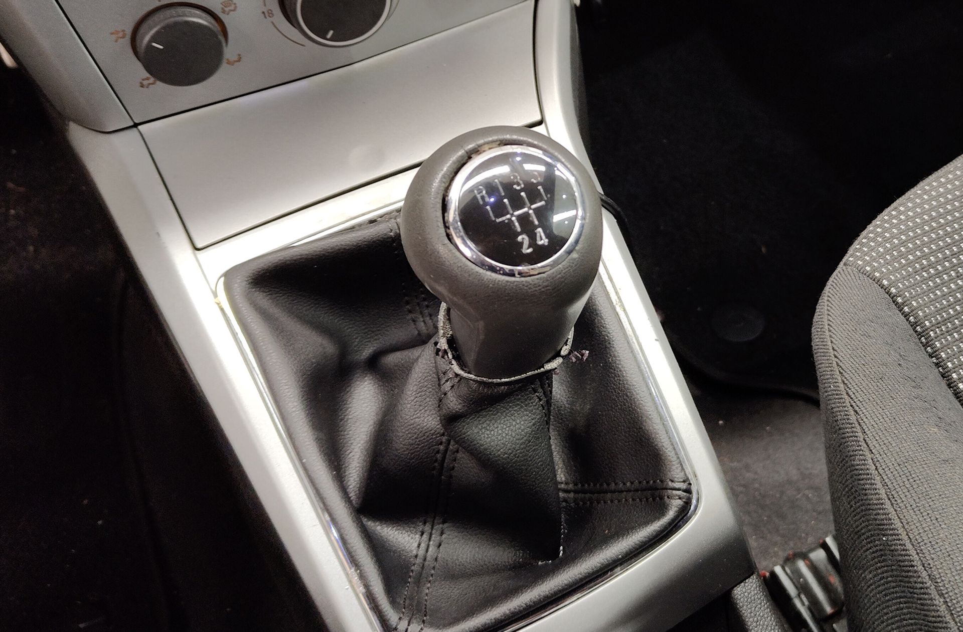 Opel Astra GTC 1.6 Sport - foto 5