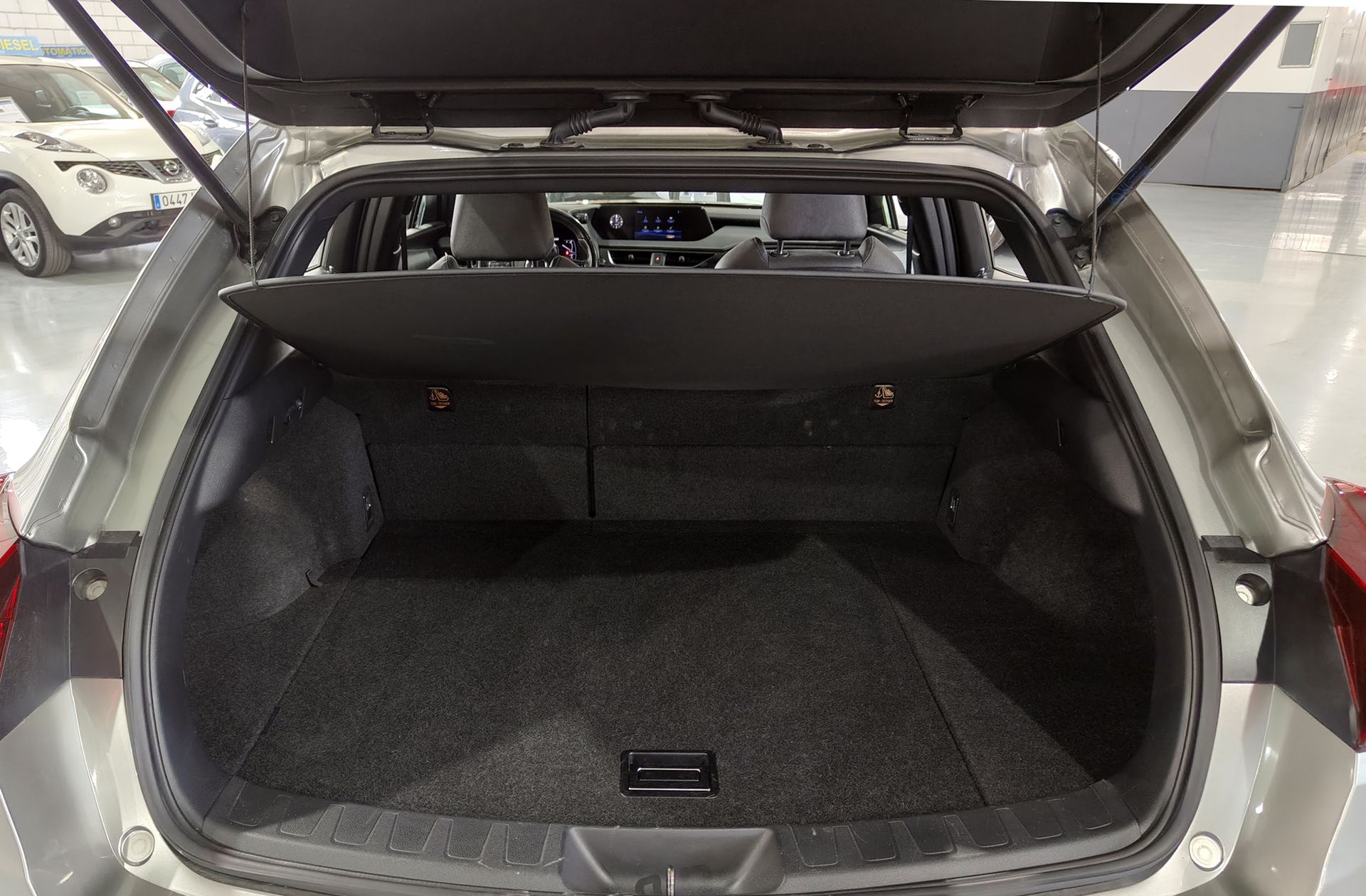 Lexus UX 250h Business 2WD - foto 15
