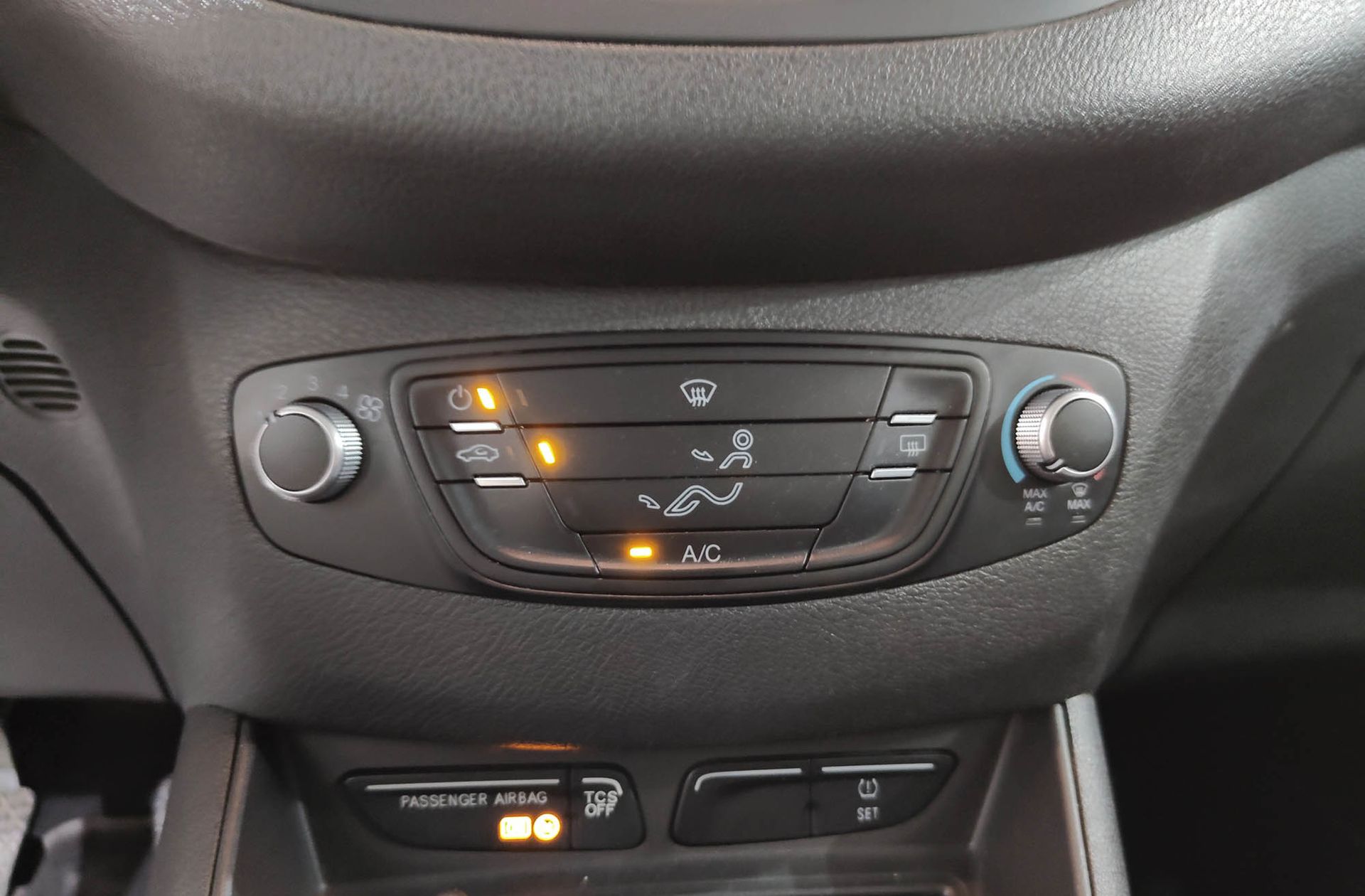 Ford Tourneo Courier 1.0 EcoBoost Ambiente - foto 22