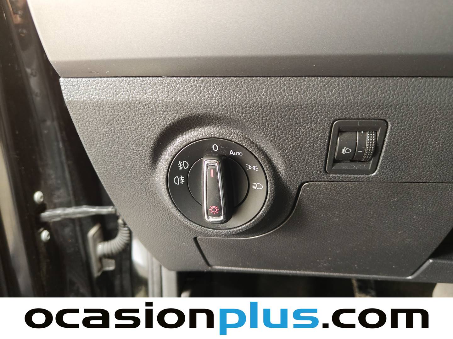 Extras y acabados del Seat Ibiza Seat Ibiza 1.0 MPI Style Plus (80 CV)