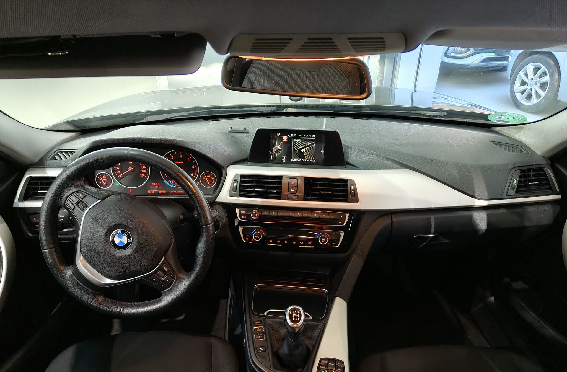 BMW Serie 3 318d - foto 6