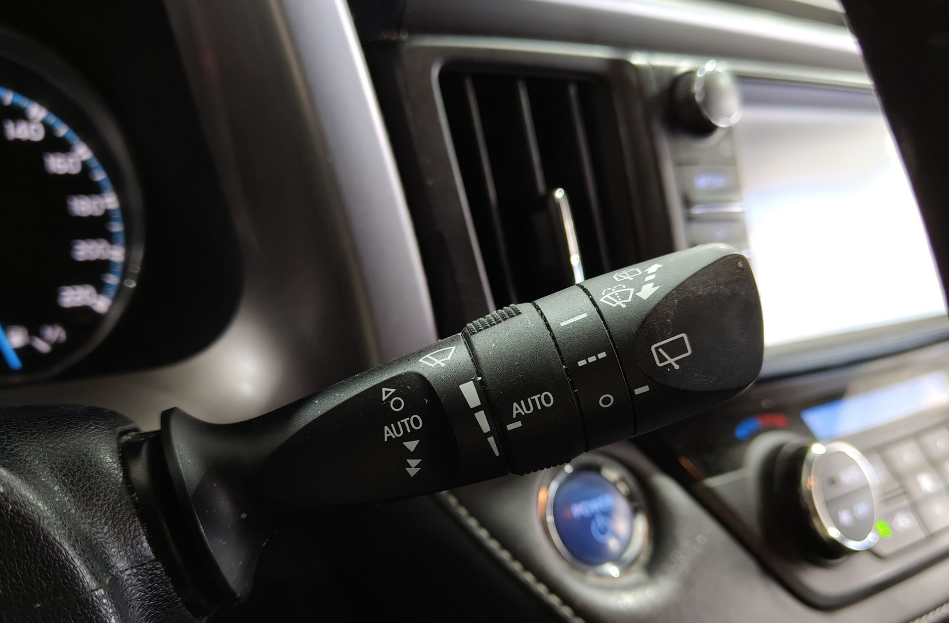 Toyota RAV4 2.5l hybrid Advance 2WD - foto 28