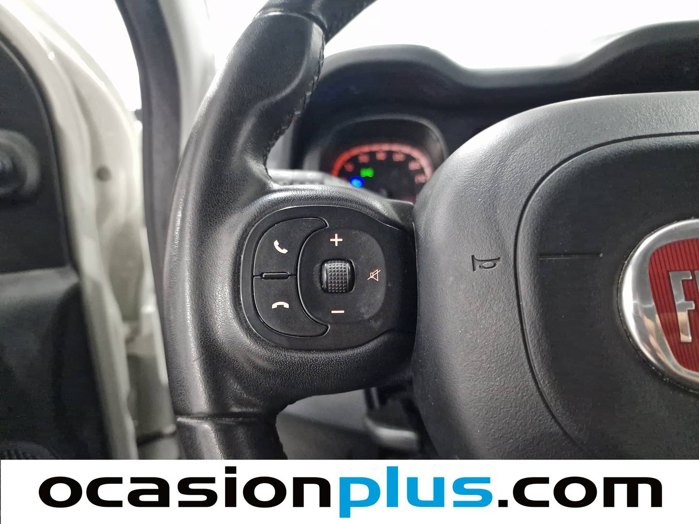 Extras y acabados del Fiat Panda Fiat Panda 1.0 Hybrid Gse Red (70 CV)