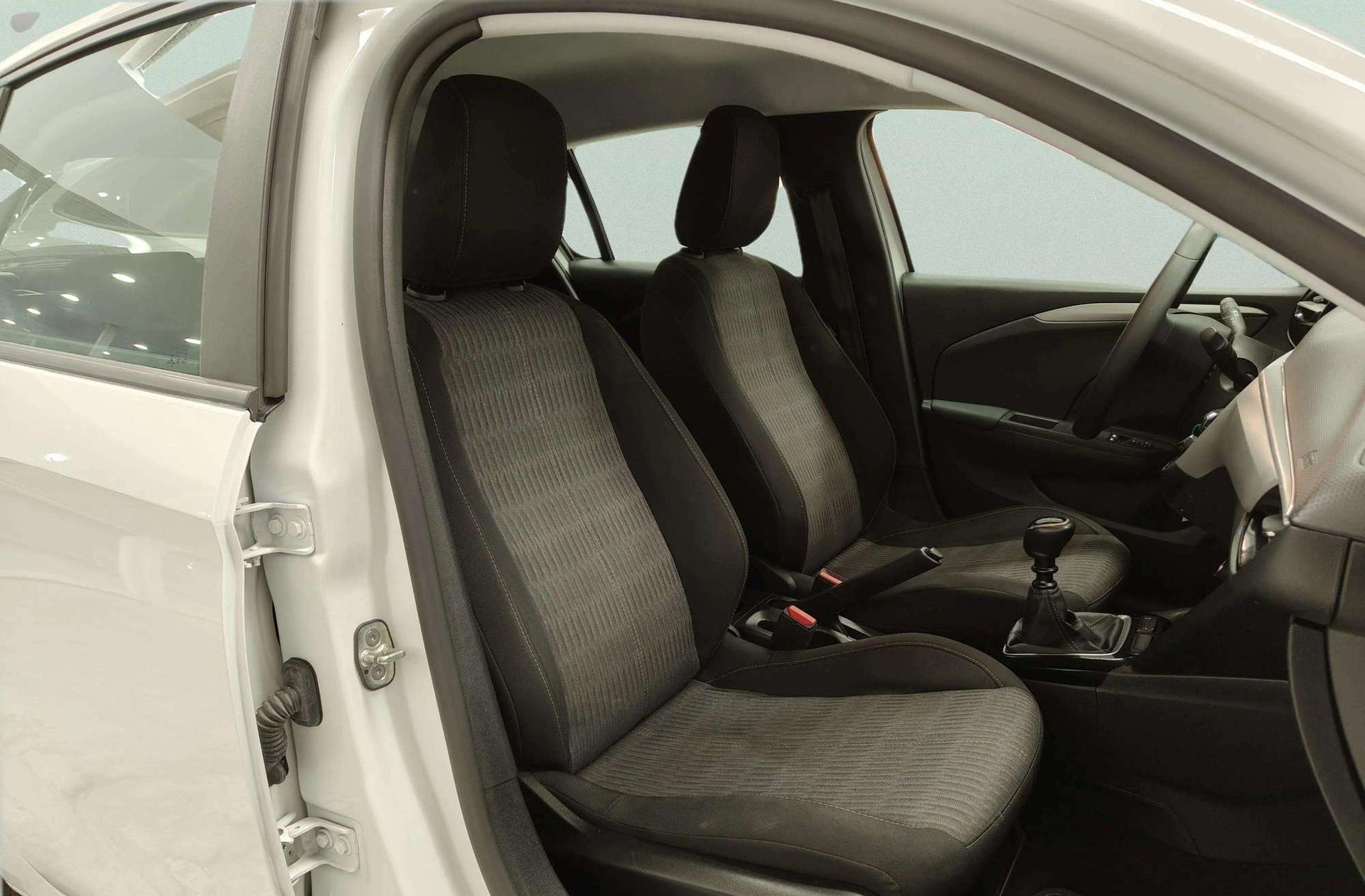 Opel Corsa 1.2 XEL Edition - foto 17
