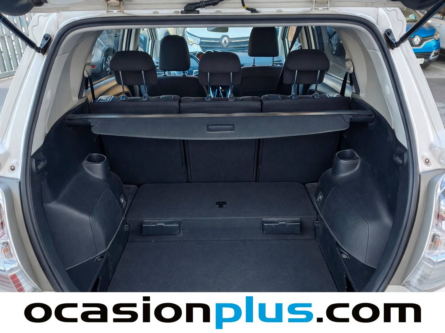 Fotos maletero Toyota Verso Toyota Verso 2.0 D-4D Active (126 CV)