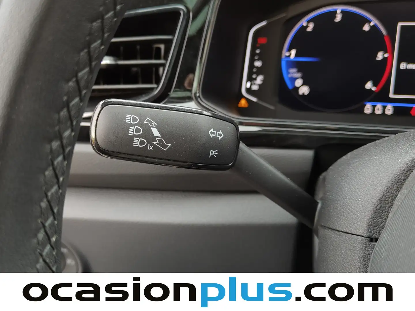 Foto Volkswagen T-Roc Volkswagen T-Roc R-Line 2.0 TDI (150 CV)