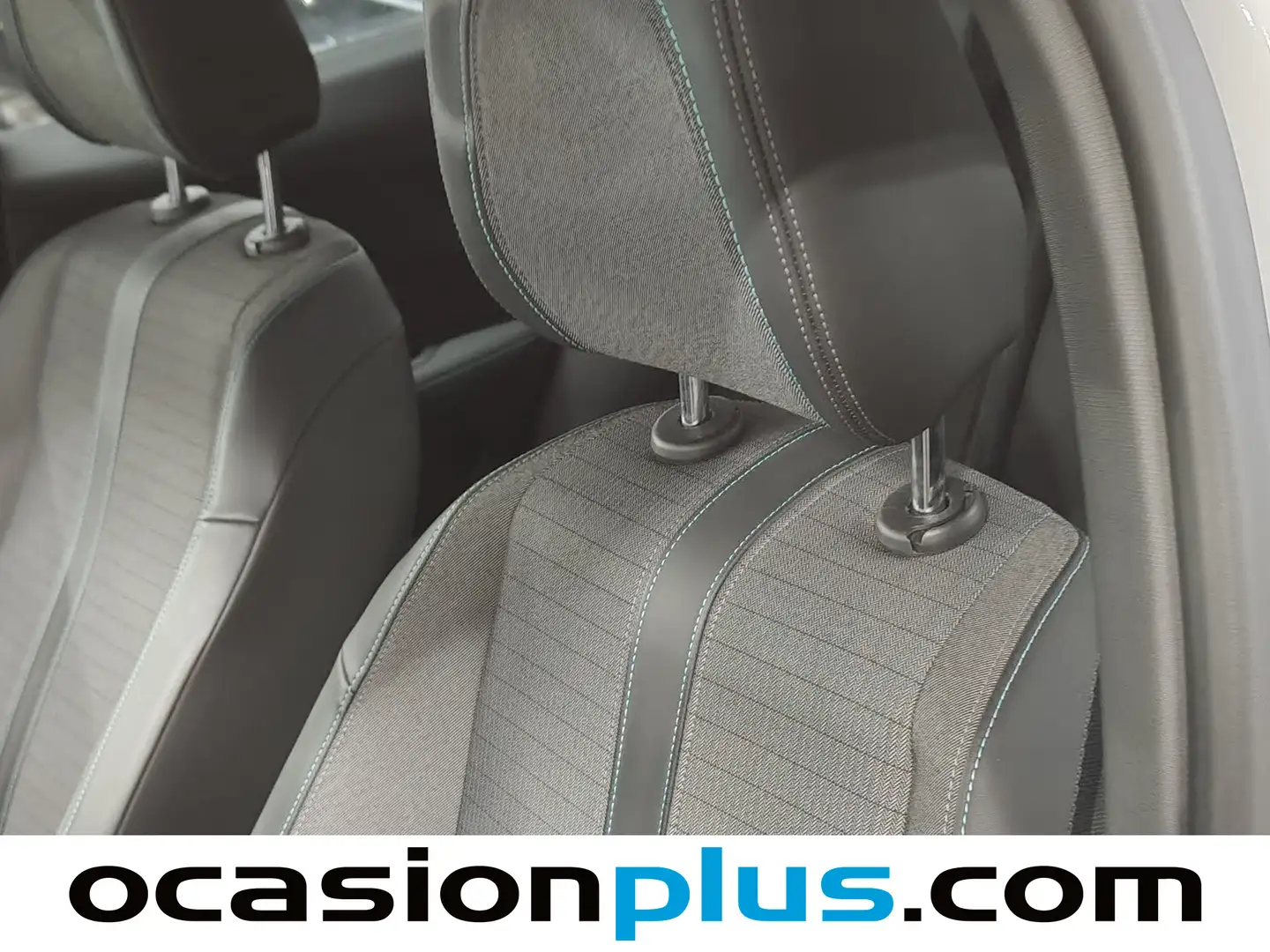 Foto Peugeot 2008 Peugeot 2008 PureTech 130 S&S Allure (130 CV)