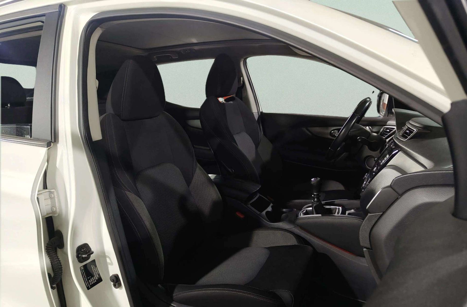 Nissan Qashqai dCi 115 N-Connecta - foto 17