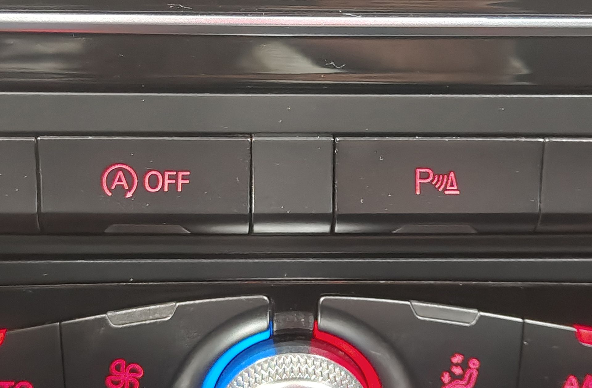 Audi A4 Avant S line edition 2.0 TDI - foto 10
