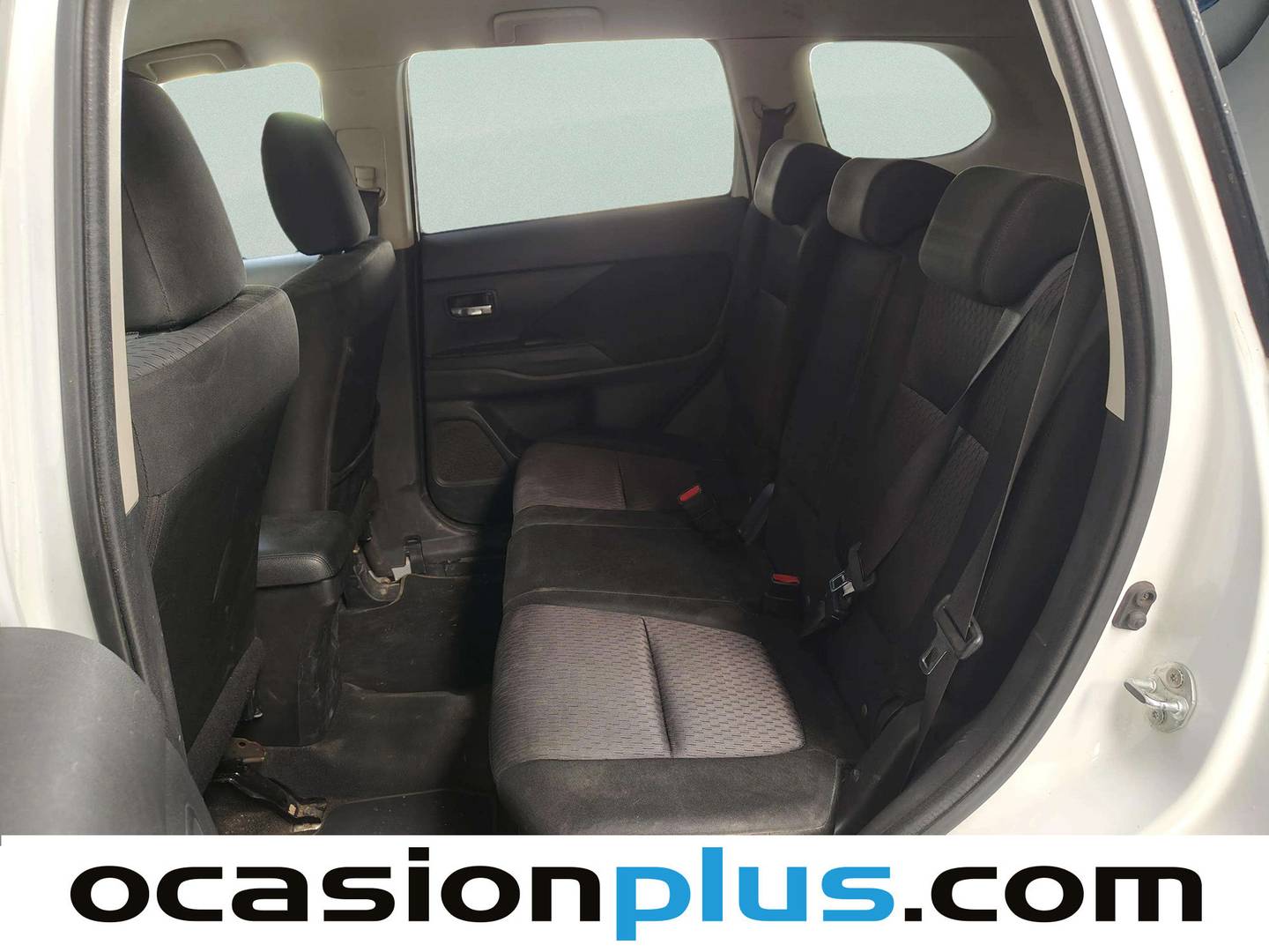 Foto asientos traseros Mitsubishi Outlander Mitsubishi Outlander 220 DI-D Challenge 2WD (150 CV)