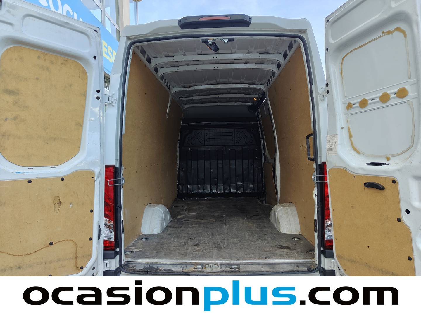 Foto Iveco Daily Iveco Daily 35S 16H V 3520/H2 10.8 M3 (156CV)