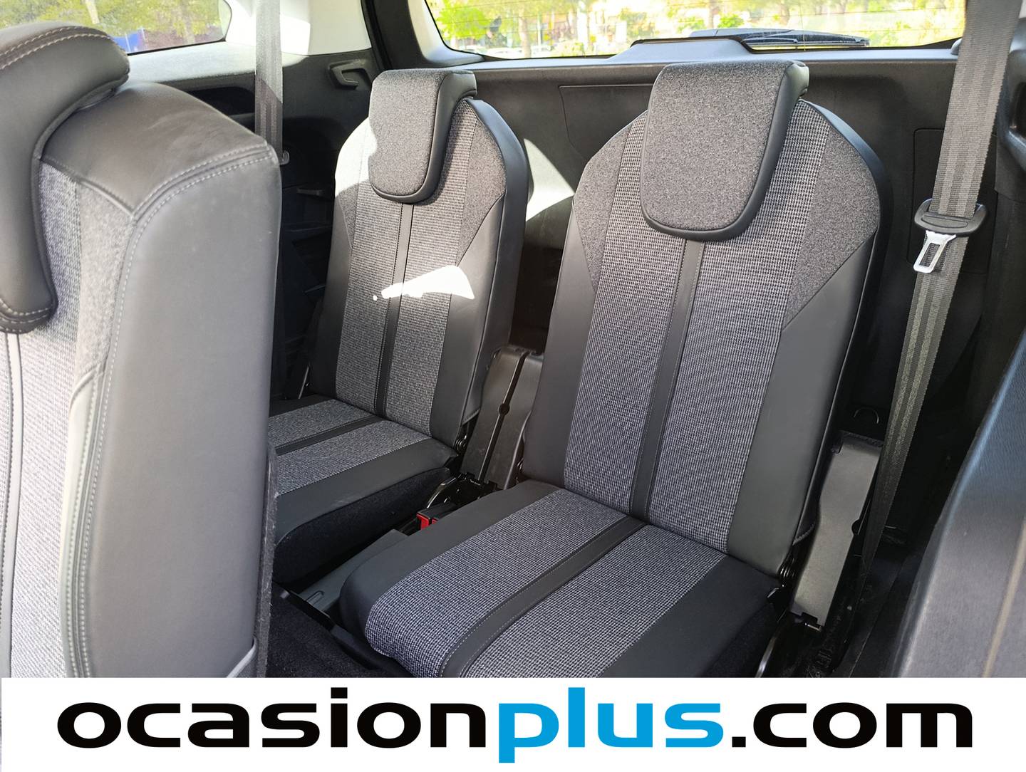 Foto asientos delanteros Peugeot 5008 Peugeot 5008 BlueHDi 130 S&S Allure (130 CV) 7 Plazas