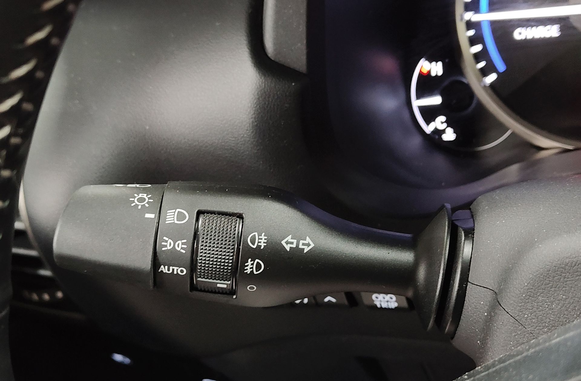 Lexus NX 300h Executive 4WD - foto 33