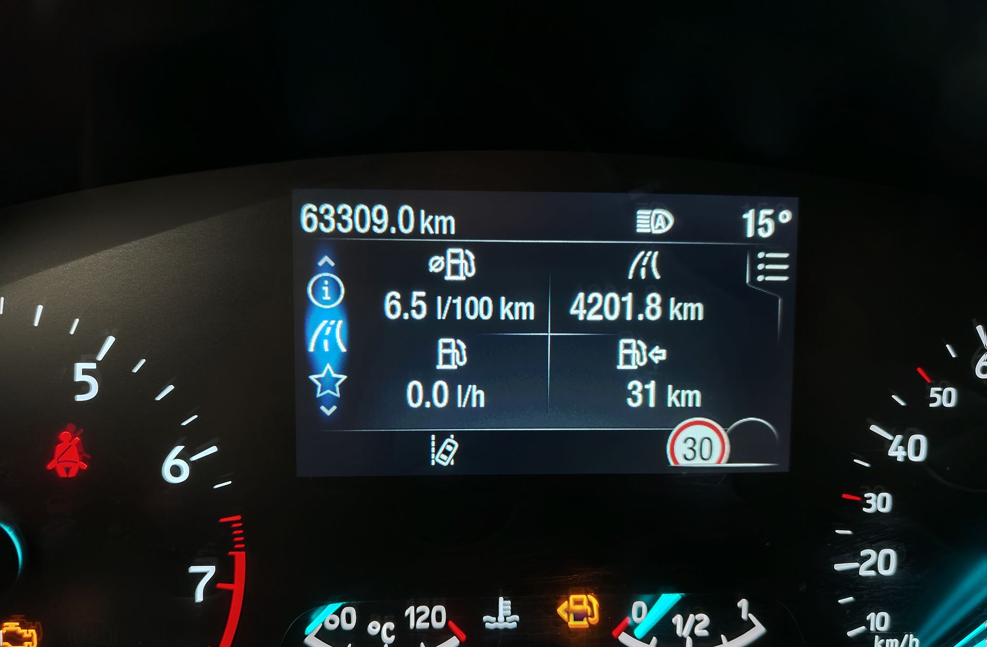Ford Focus SportBreak 1.0 EcoBoost MHEV ST-Line - foto 12