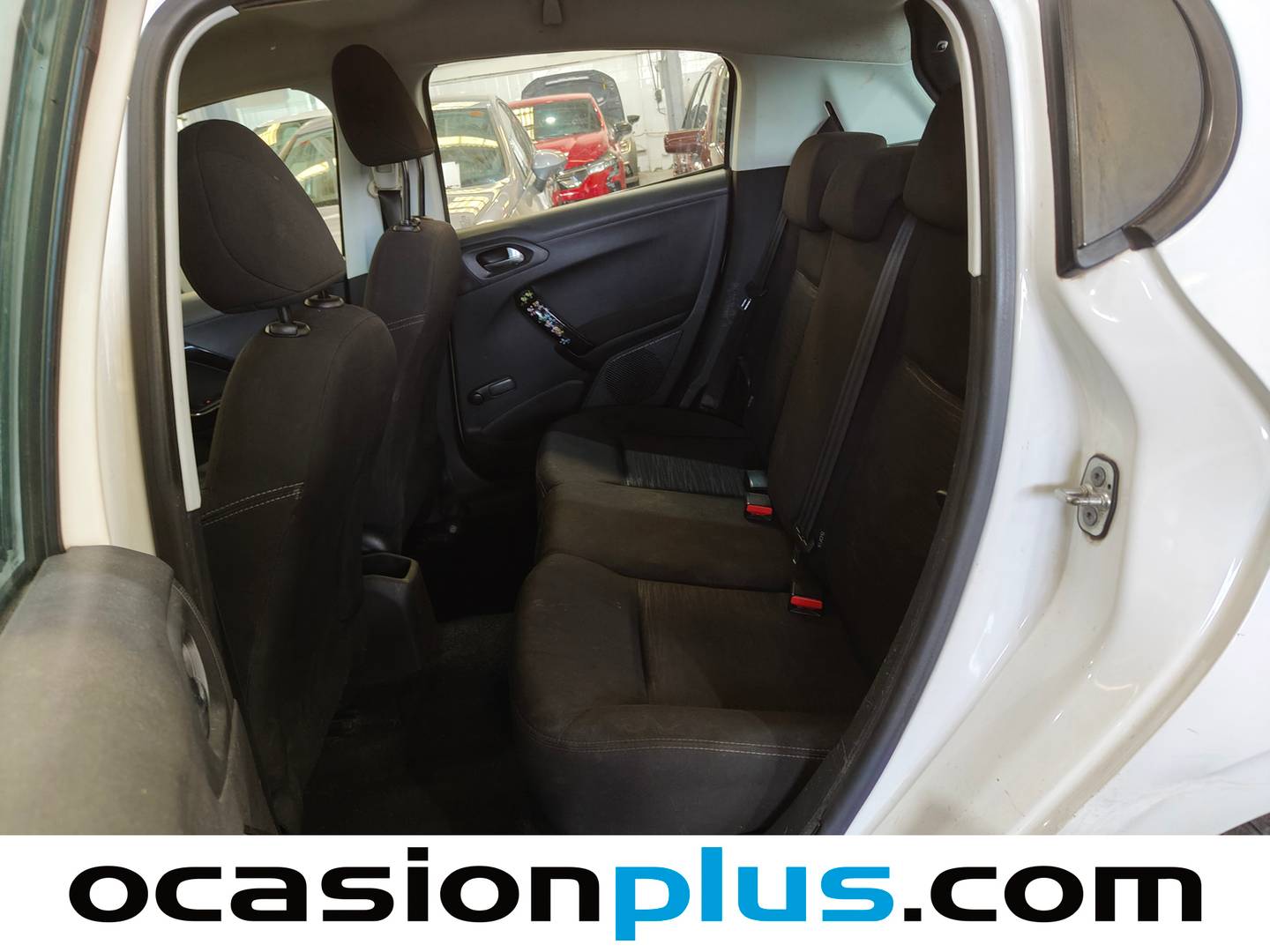 Foto asientos traseros Peugeot 208 Peugeot 208 1.6 BlueHDi Access (75 CV)