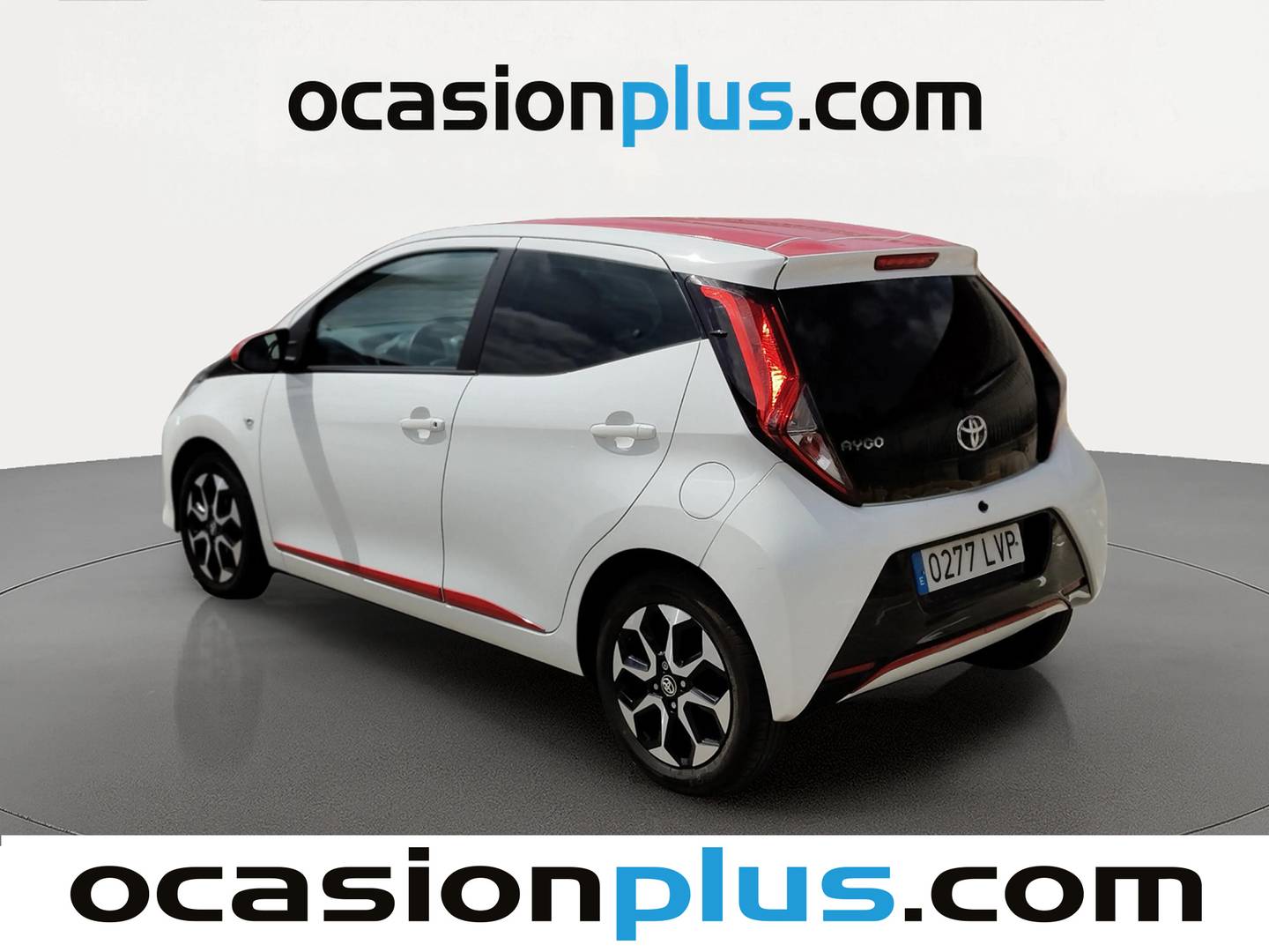 Foto trasera Toyota Aygo Toyota Aygo 1.0 70 x-play (72 CV) izquierda