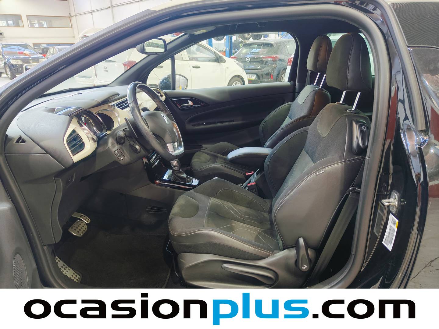 Foto asientos delanteros DS DS 3 DS DS3 Crossback PureTech 110 Café Racer EAT6 (110 CV)