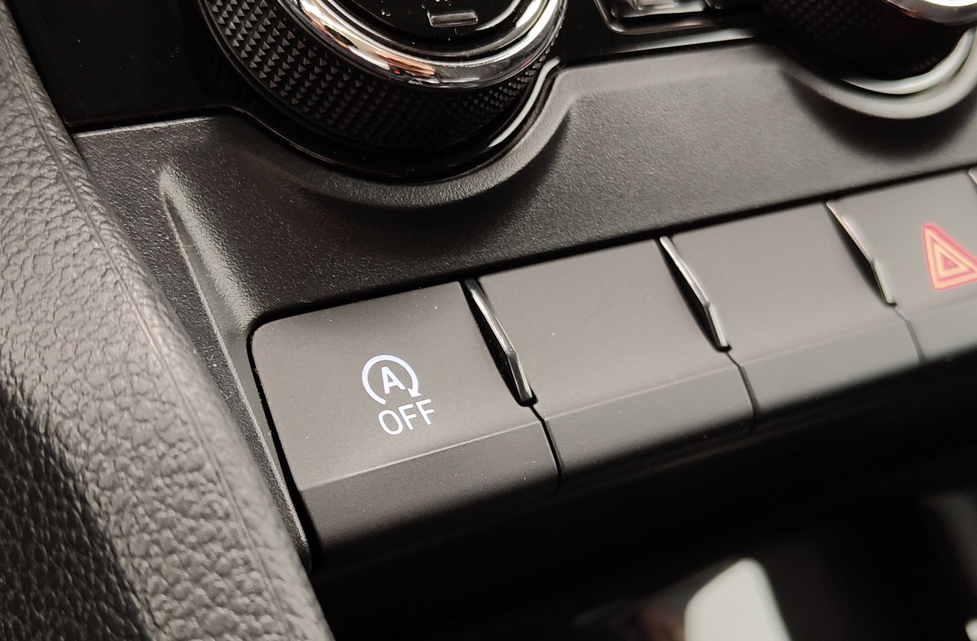 Škoda Karoq 1.5 TSI ACT Ambition DSG - foto 32