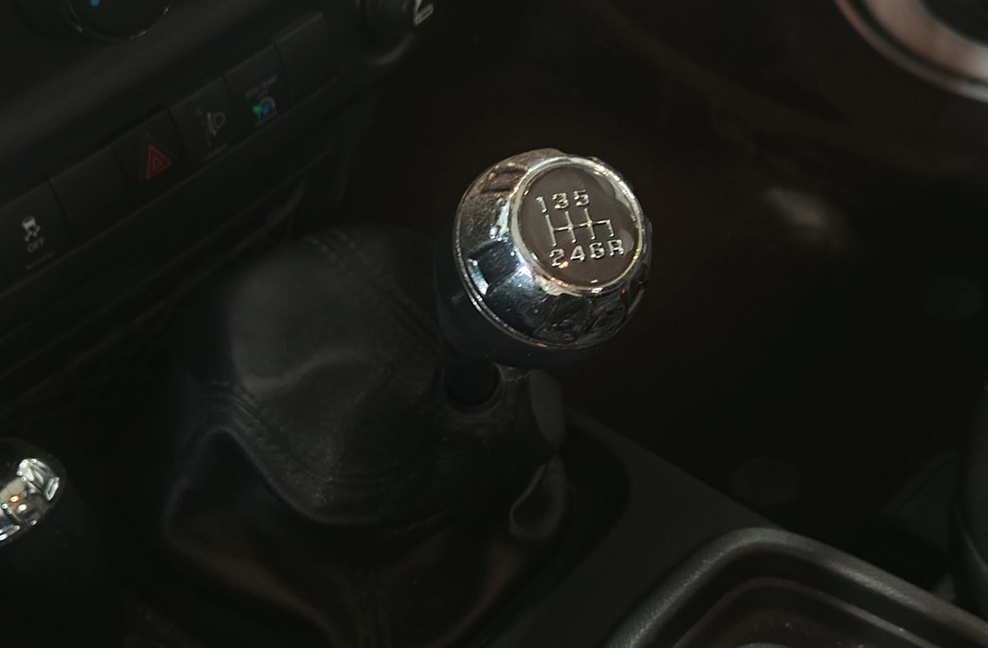 Jeep Wrangler 2.8 CRD Sahara - foto 5