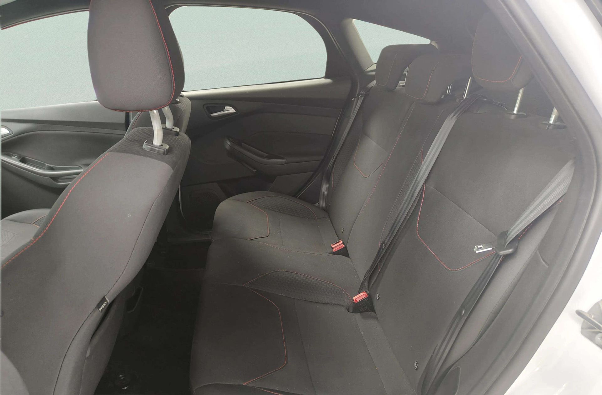 Ford Focus 1.0 EcoBoost ST-Line - foto 12