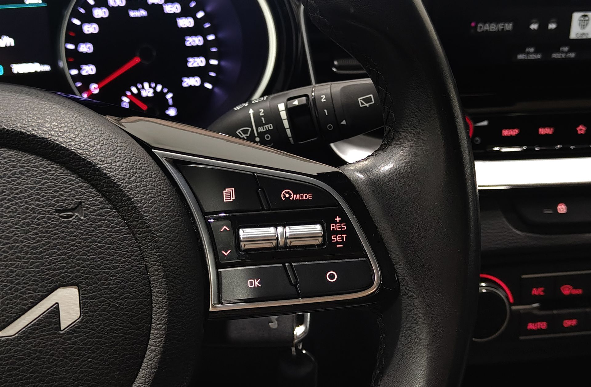 Kia XCeed 1.5 MHEV iMT Tech - foto 31