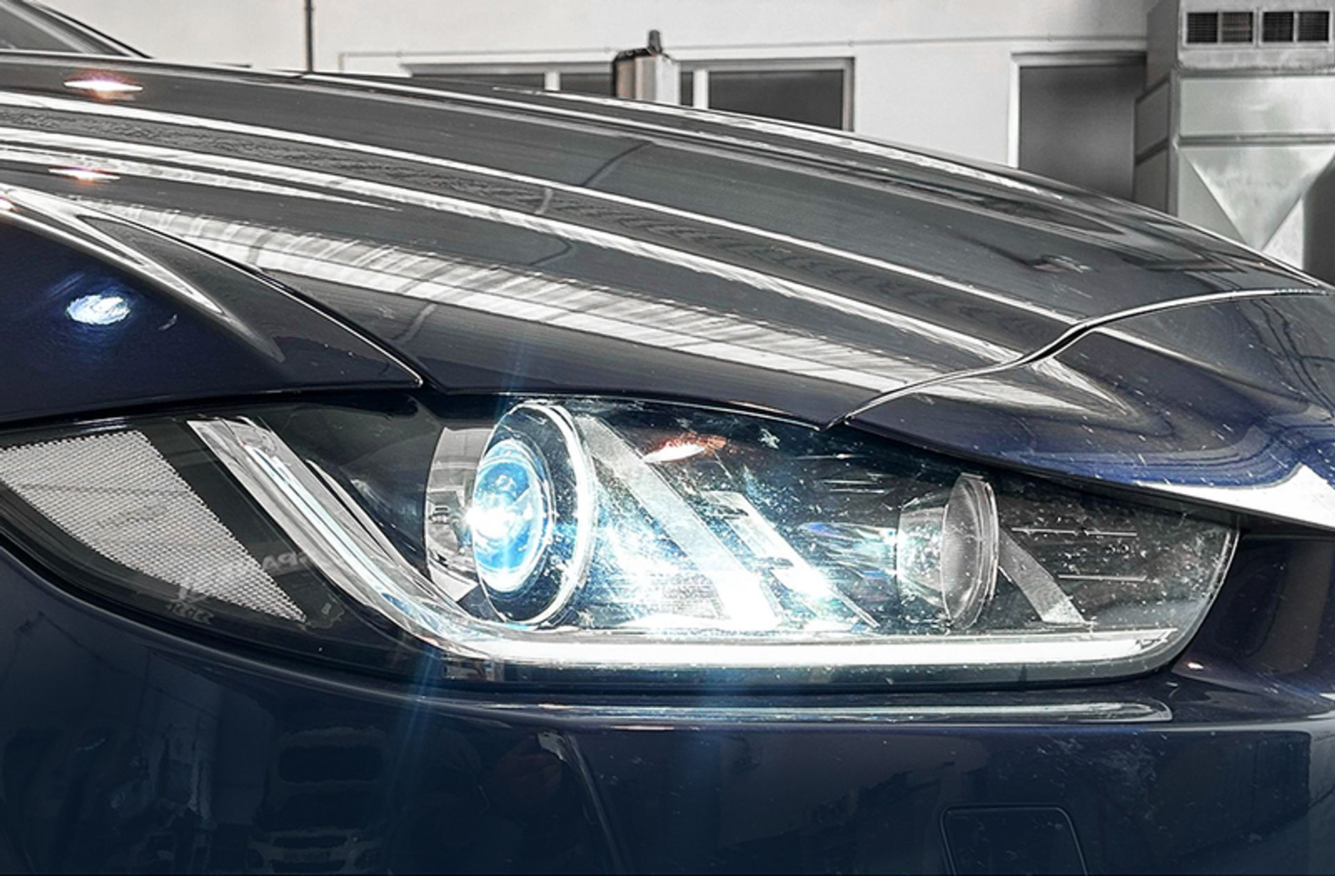Jaguar XE 2.0 Diesel Pure RWD - foto 12