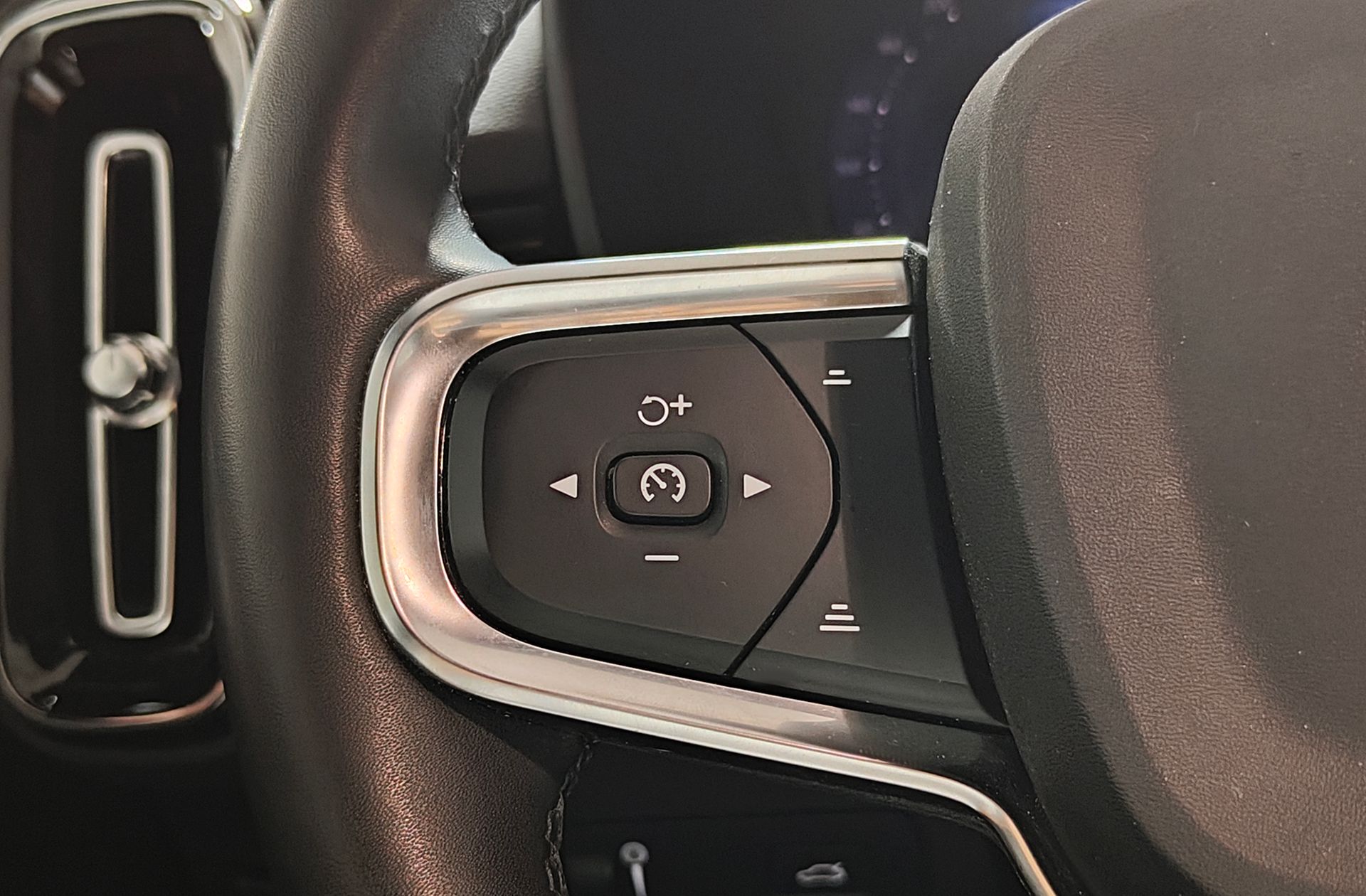 Volvo XC40 Recharge Ultimate - foto 30