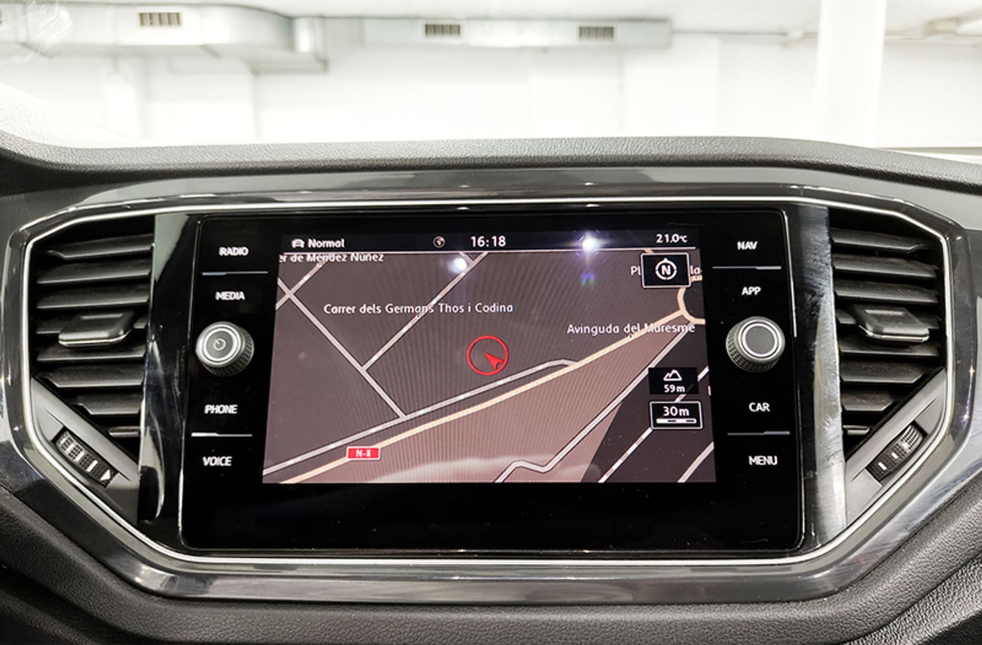 Volkswagen T-Roc Sport 2.0 TSI 4Motion DSG - foto 9