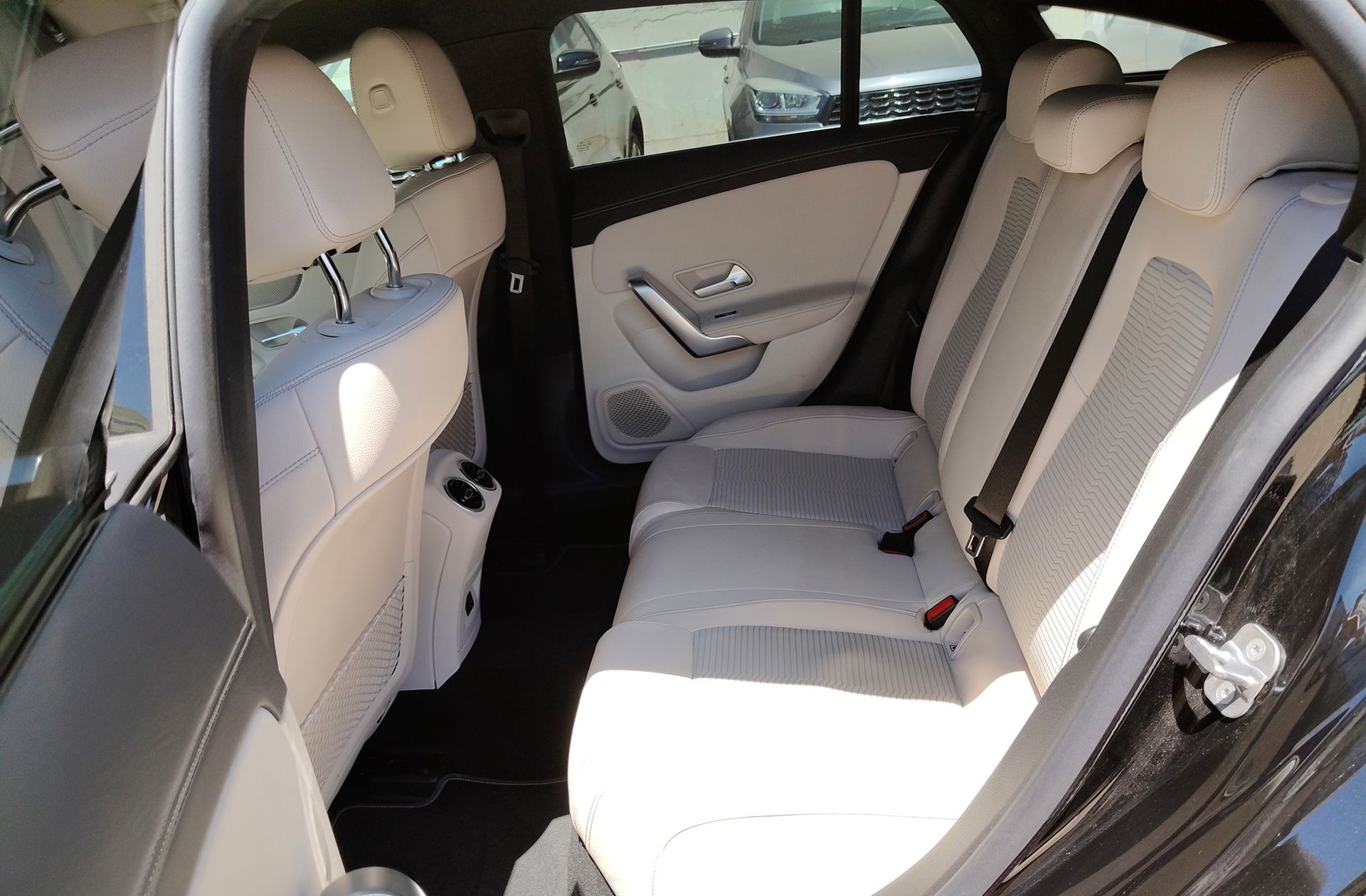 Mercedes-Benz CLA Shooting Brake 220 d - foto 12