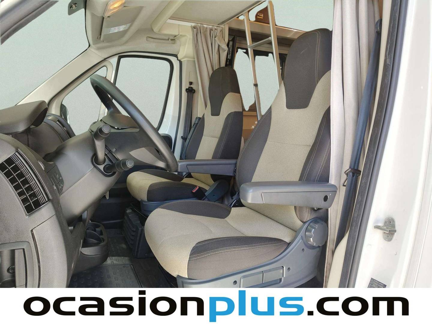 Foto asientos traseros Rimor Seal 9 Rimor Seal 9 2.3 Top Edition (140 CV)7 Plazas