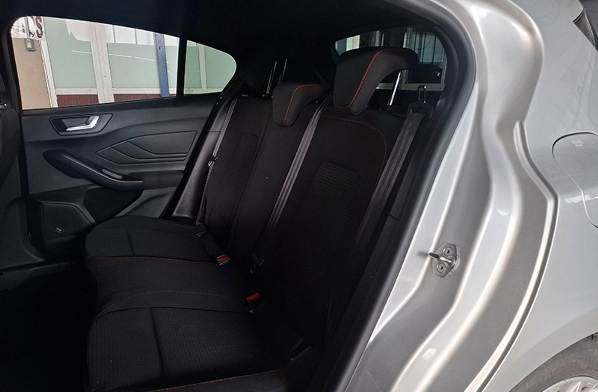 Ford Focus 1.0 EcoBoost MHEV ST-Line - foto 10