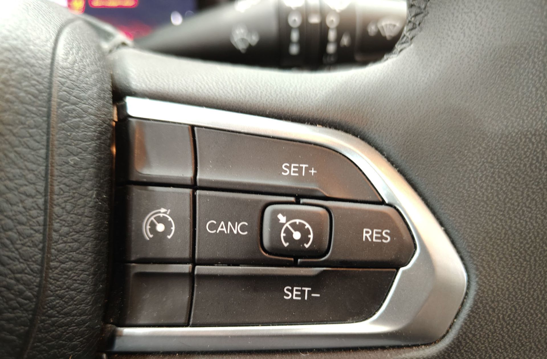 Jeep Compass 1.3 Gse Night Eagle FWD - foto 24